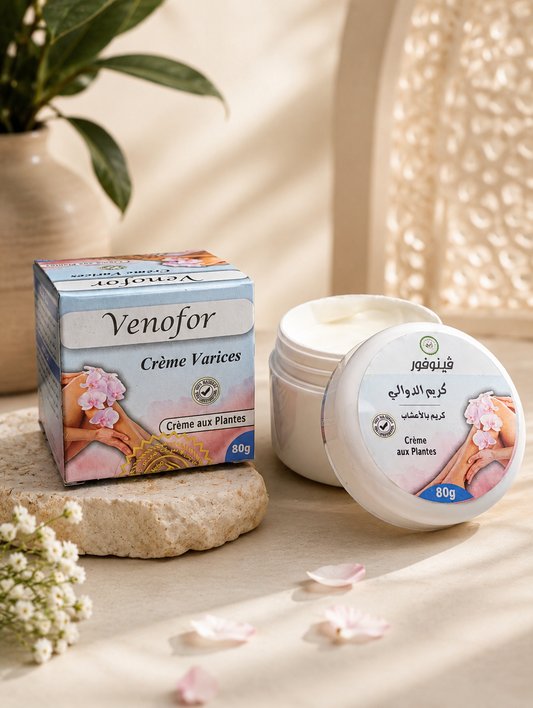 Masaje para piernas cansadas en crema con ingredientes naturales .